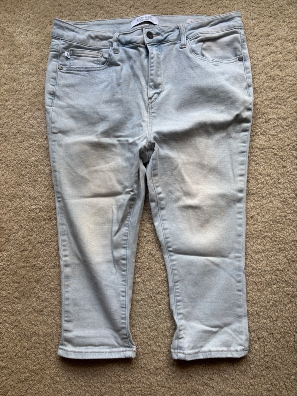 Judy Blue Light Wash Cropped capri jeans